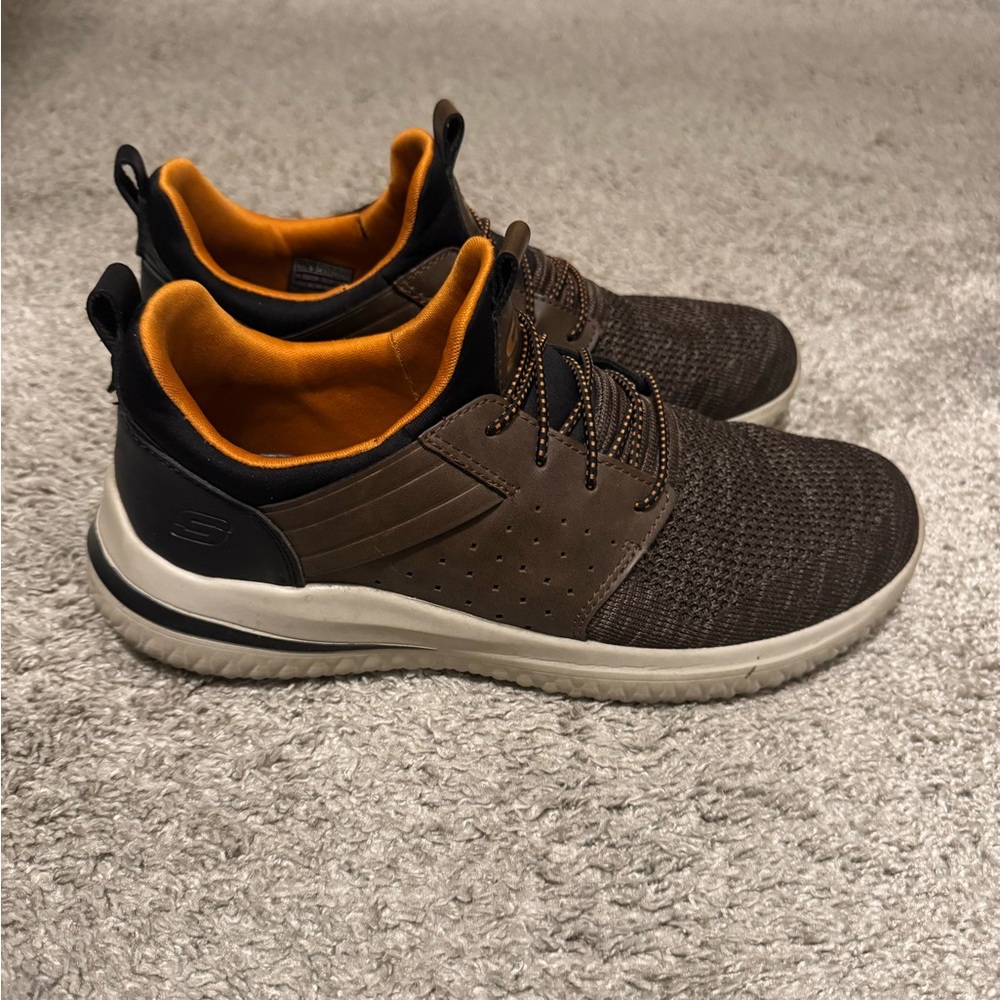 Sketchers Men’s size 10